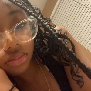 Meet your Posher, Breanna